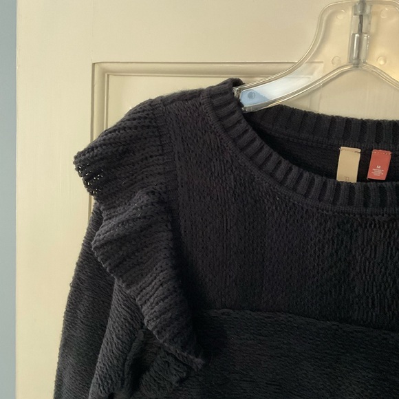 Anthropologie Pilcro Ruffle Shoulder Sweater Black Pullover Size M - Picture 3 of 9